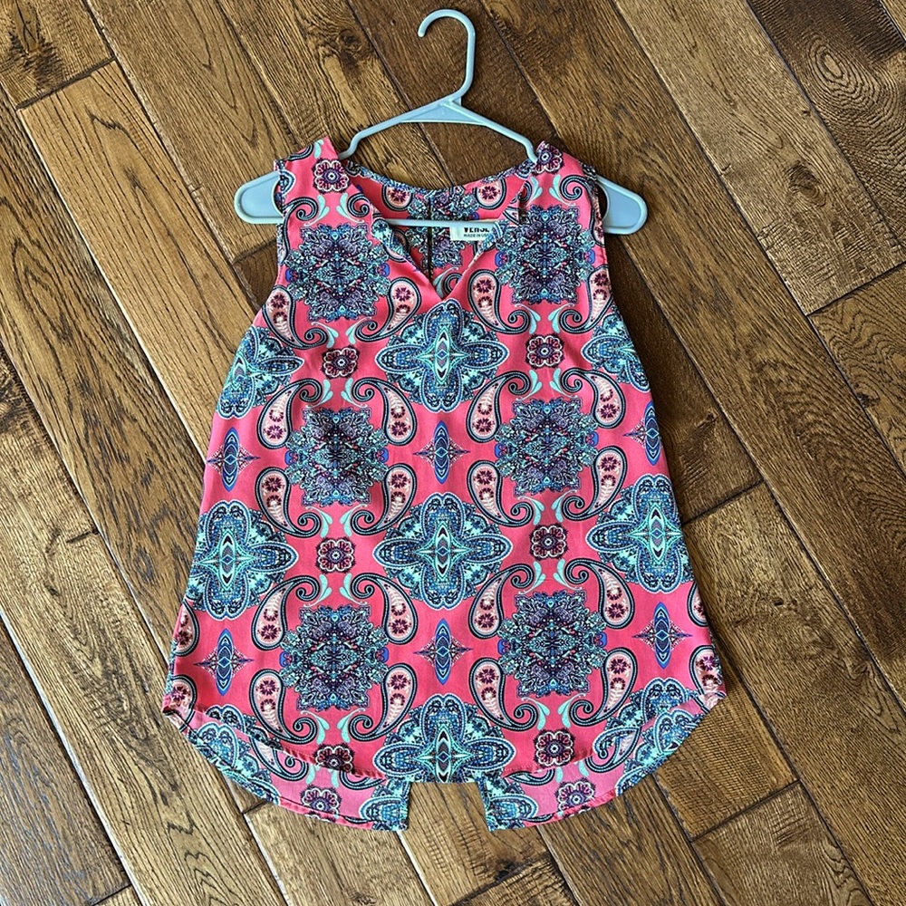 Sleeveless Top.  Paisley pattern